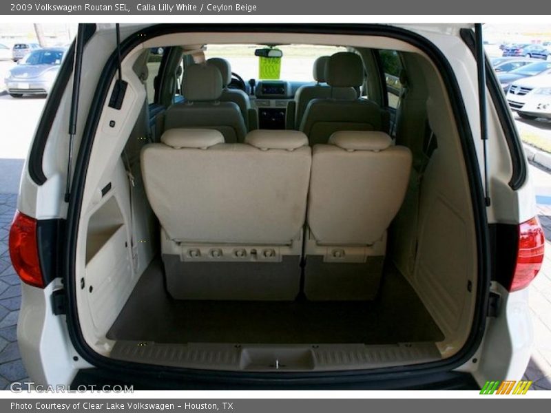 Calla Lilly White / Ceylon Beige 2009 Volkswagen Routan SEL
