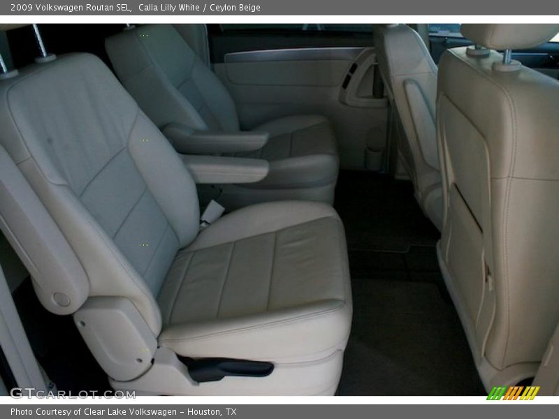Calla Lilly White / Ceylon Beige 2009 Volkswagen Routan SEL