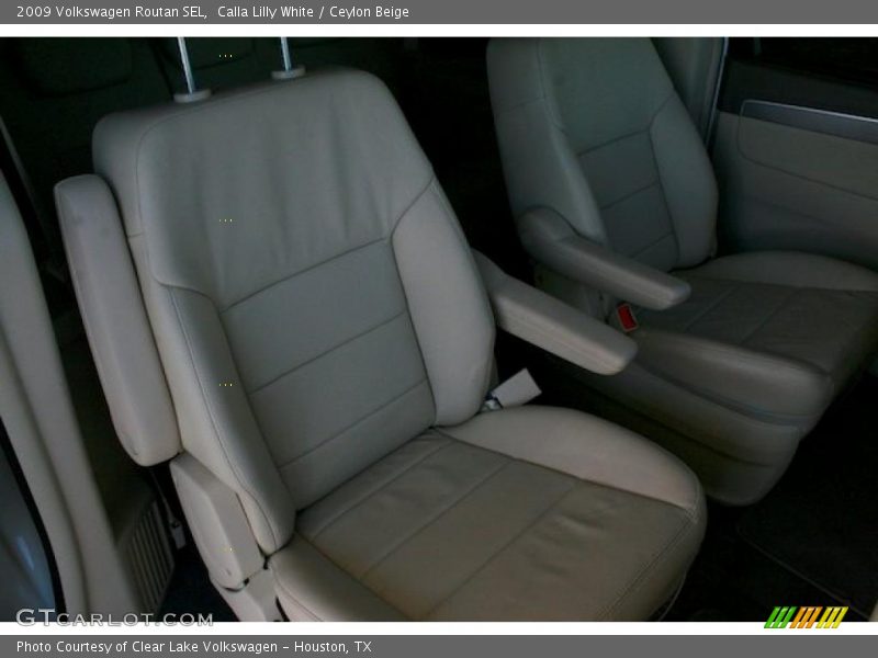 Calla Lilly White / Ceylon Beige 2009 Volkswagen Routan SEL