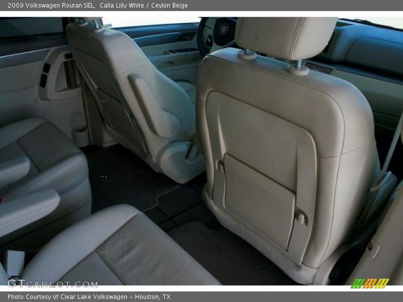 Calla Lilly White / Ceylon Beige 2009 Volkswagen Routan SEL