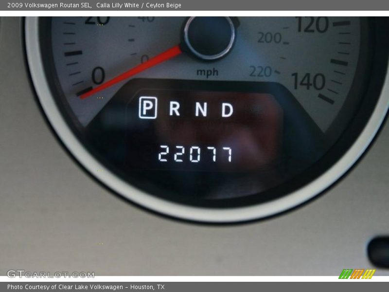 Calla Lilly White / Ceylon Beige 2009 Volkswagen Routan SEL