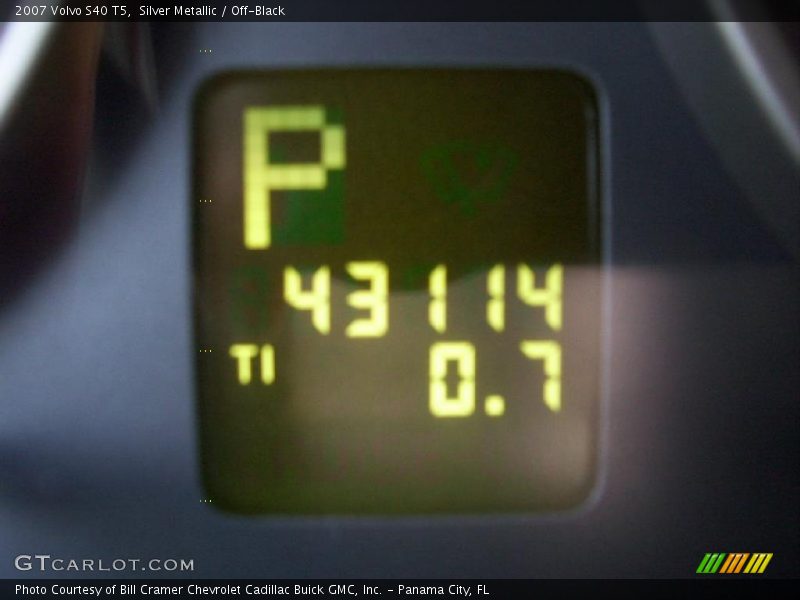 Silver Metallic / Off-Black 2007 Volvo S40 T5