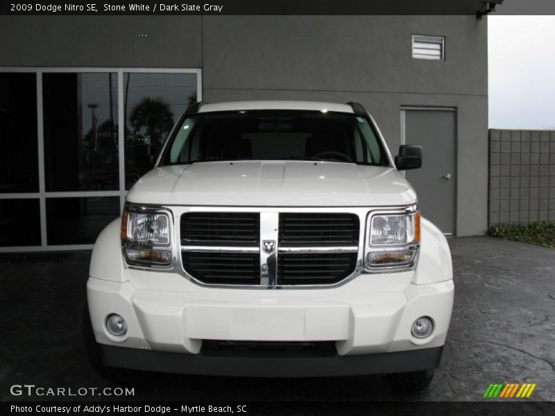 Stone White / Dark Slate Gray 2009 Dodge Nitro SE