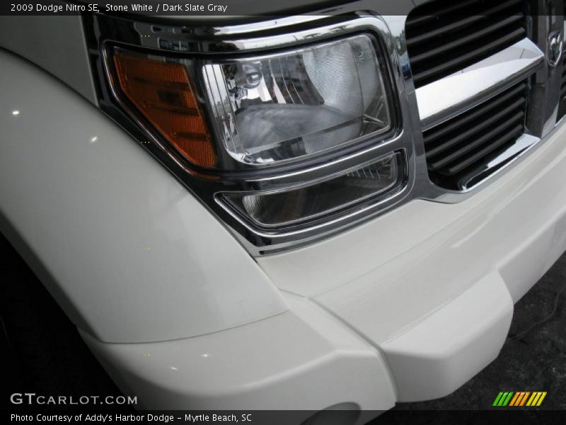 Stone White / Dark Slate Gray 2009 Dodge Nitro SE