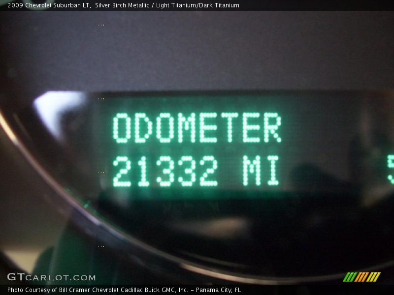 Silver Birch Metallic / Light Titanium/Dark Titanium 2009 Chevrolet Suburban LT