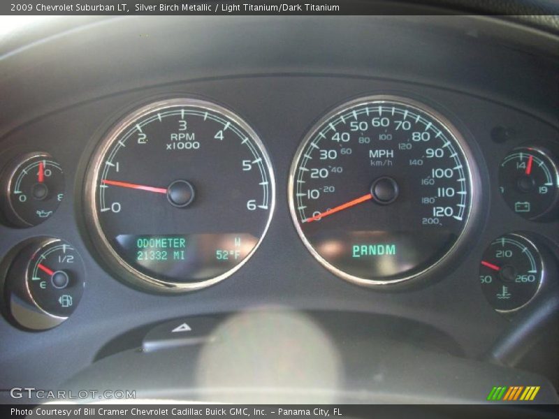 Silver Birch Metallic / Light Titanium/Dark Titanium 2009 Chevrolet Suburban LT