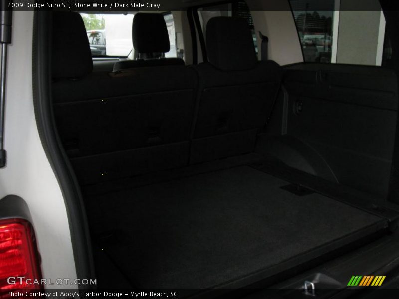 Stone White / Dark Slate Gray 2009 Dodge Nitro SE