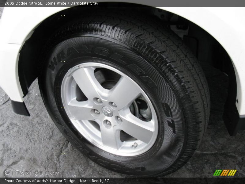 Stone White / Dark Slate Gray 2009 Dodge Nitro SE