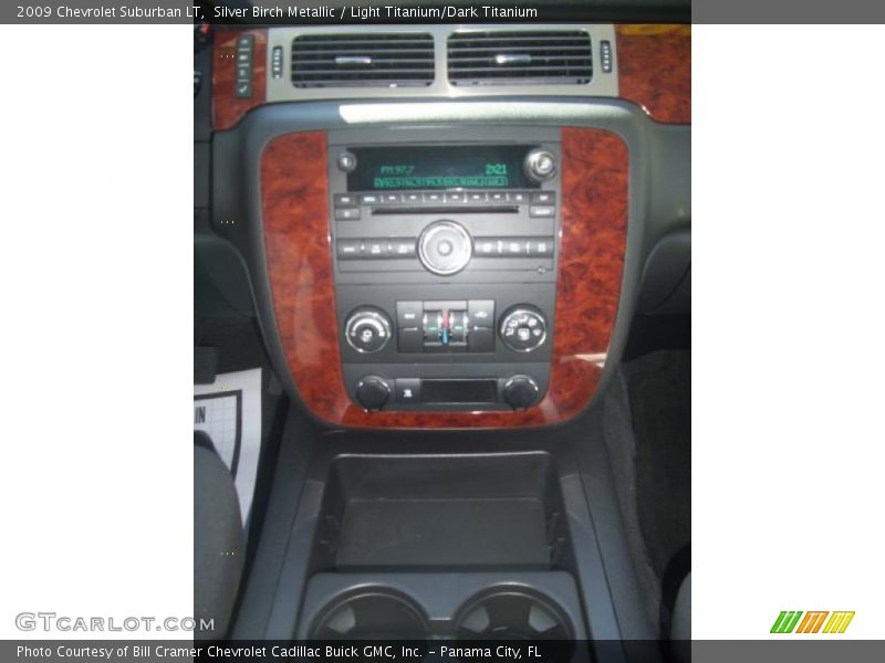 Silver Birch Metallic / Light Titanium/Dark Titanium 2009 Chevrolet Suburban LT