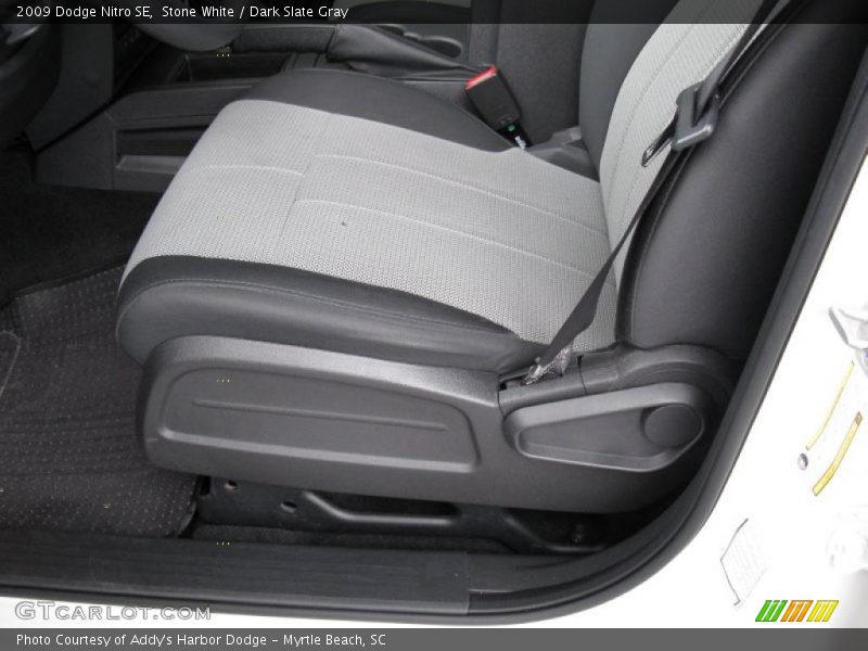 Stone White / Dark Slate Gray 2009 Dodge Nitro SE