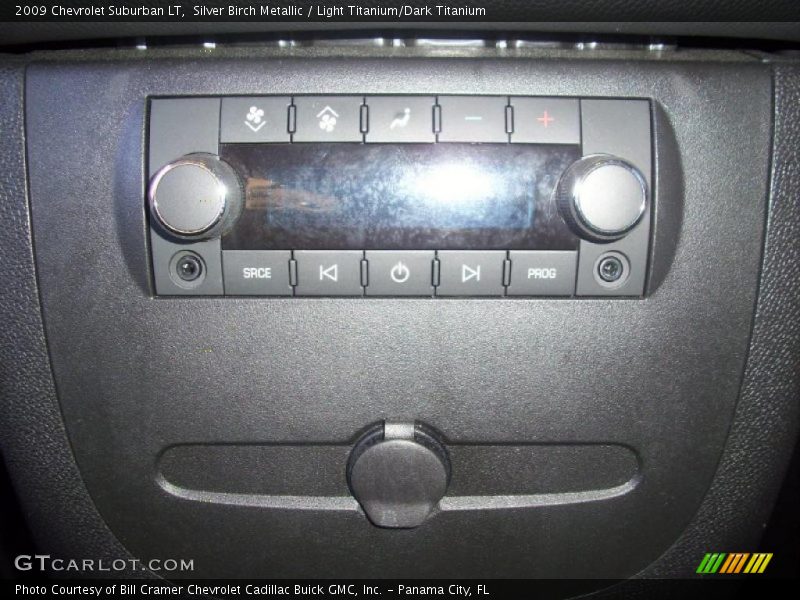 Silver Birch Metallic / Light Titanium/Dark Titanium 2009 Chevrolet Suburban LT