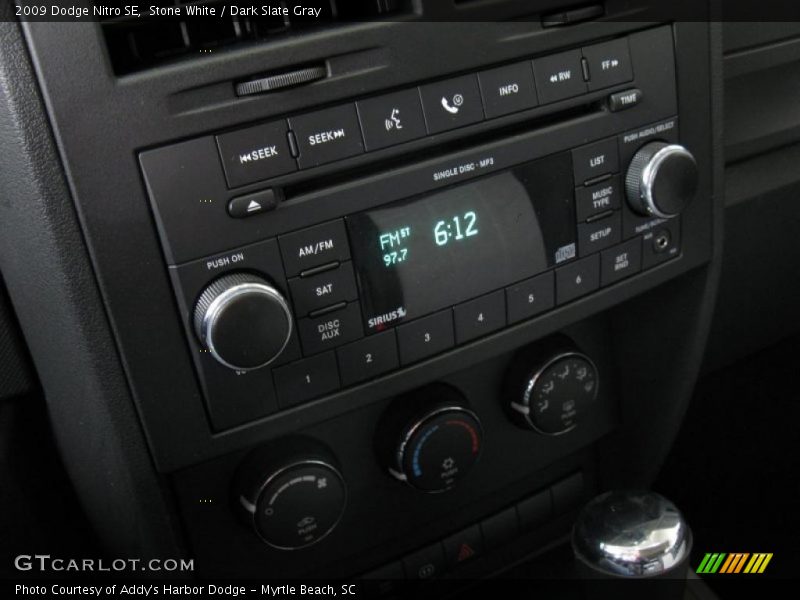 Stone White / Dark Slate Gray 2009 Dodge Nitro SE