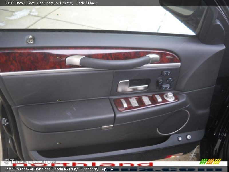 Black / Black 2010 Lincoln Town Car Signature Limited