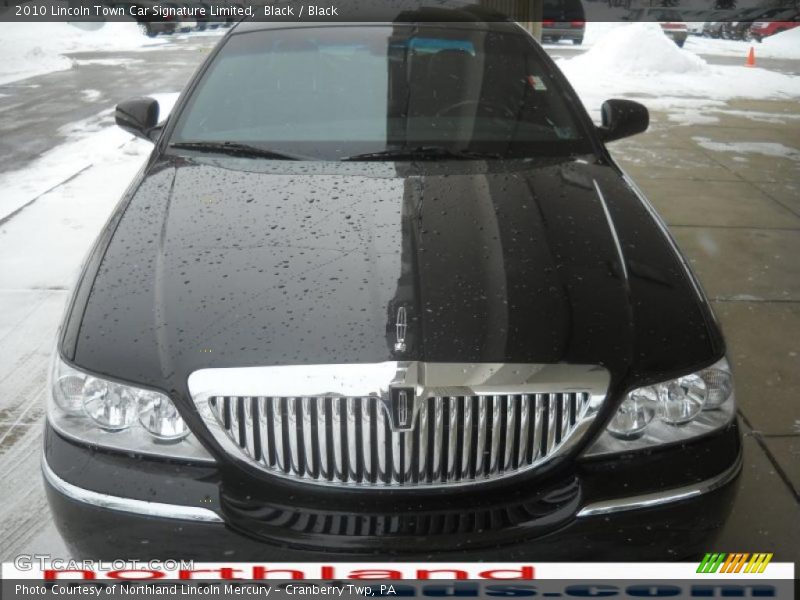Black / Black 2010 Lincoln Town Car Signature Limited