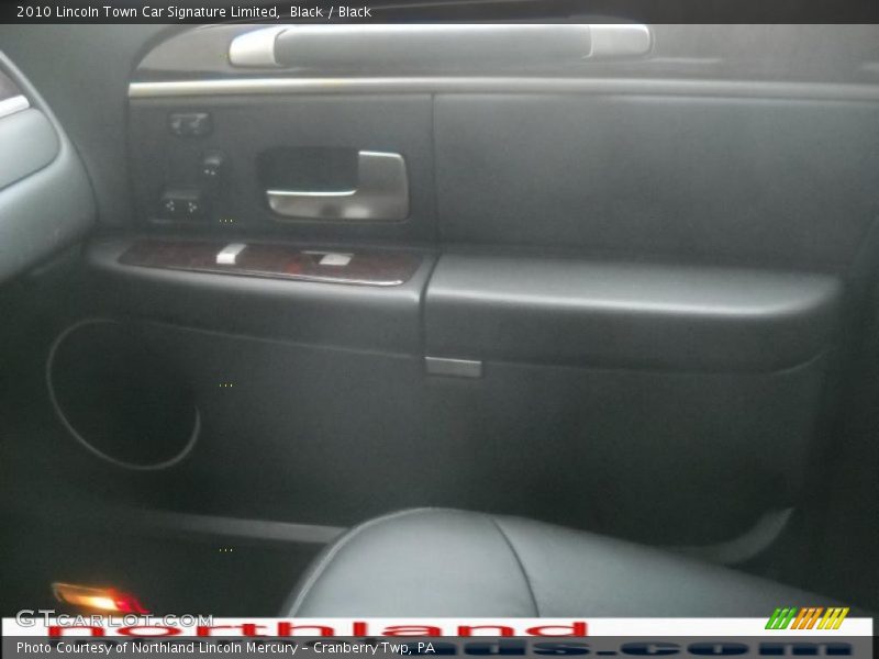 Black / Black 2010 Lincoln Town Car Signature Limited