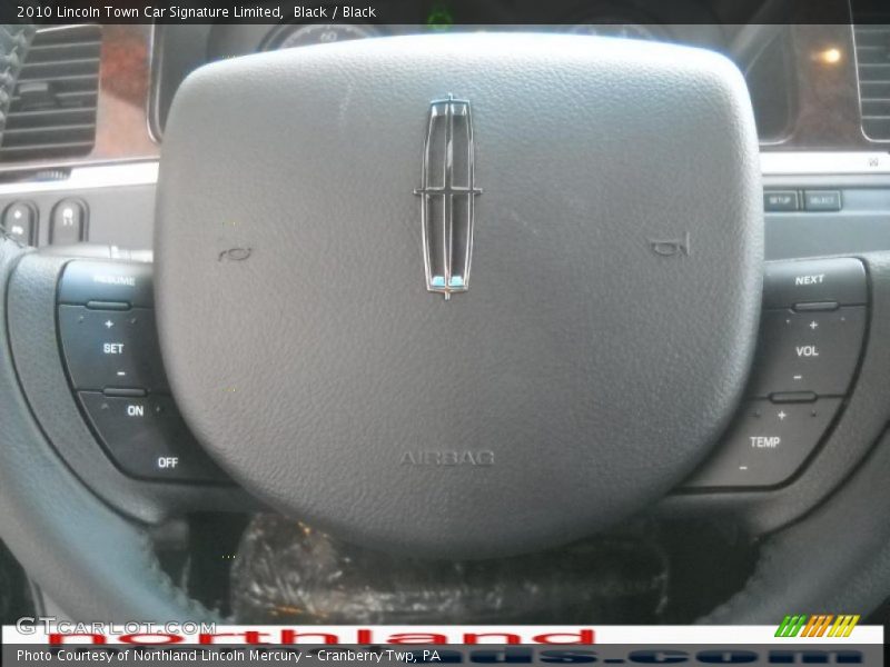 Black / Black 2010 Lincoln Town Car Signature Limited