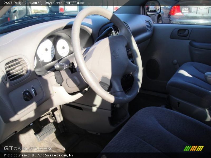 Onyx Green Pearl / Taupe 2003 Dodge Caravan SE