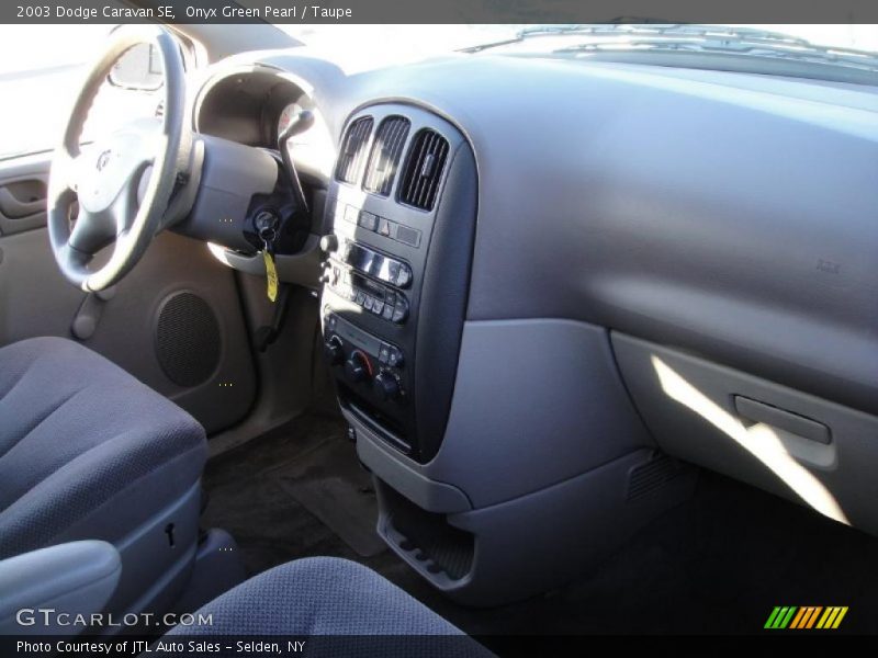 Onyx Green Pearl / Taupe 2003 Dodge Caravan SE