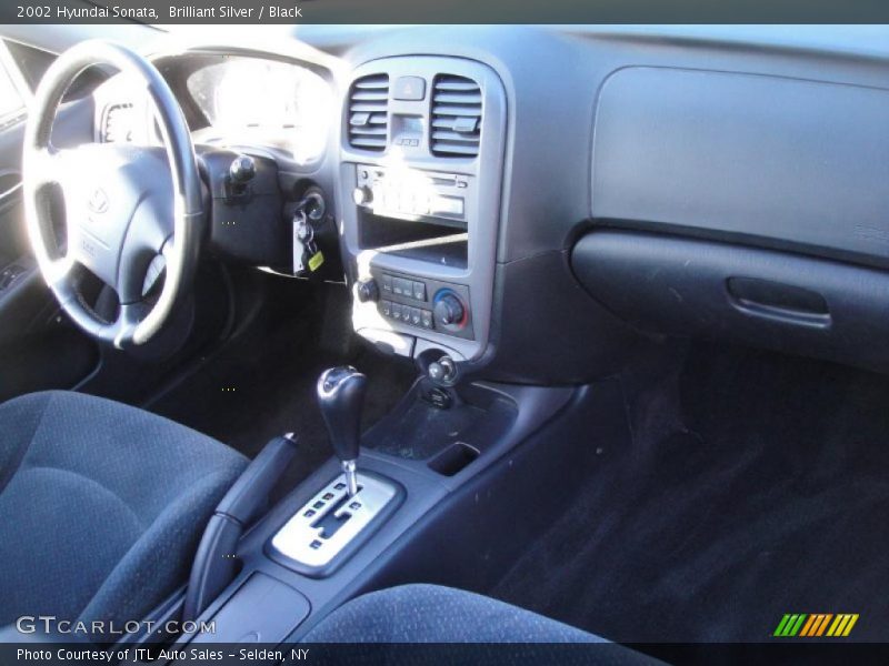 Brilliant Silver / Black 2002 Hyundai Sonata