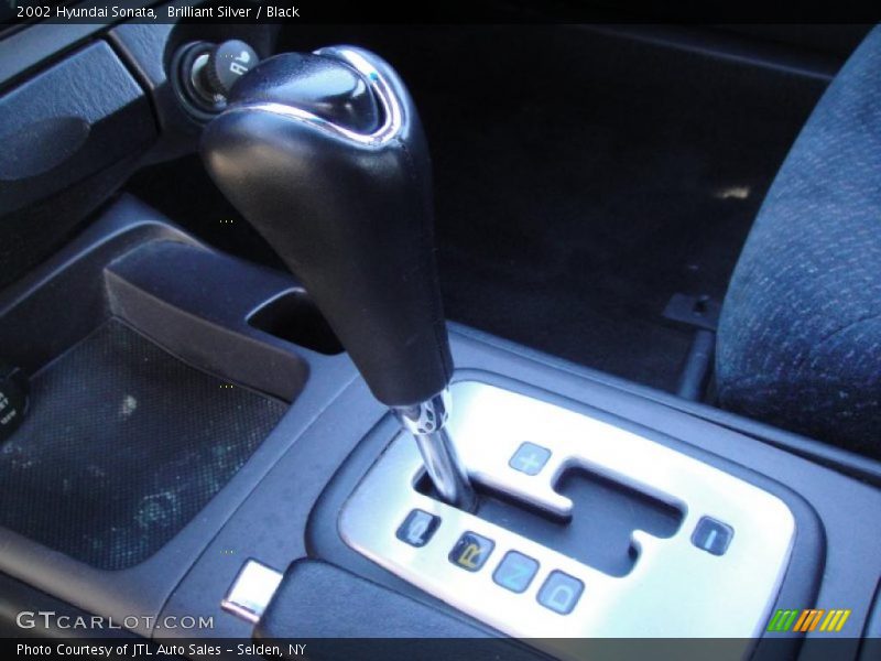 Brilliant Silver / Black 2002 Hyundai Sonata