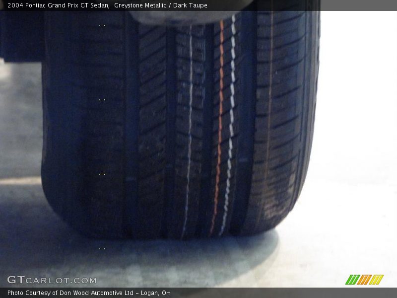 Greystone Metallic / Dark Taupe 2004 Pontiac Grand Prix GT Sedan