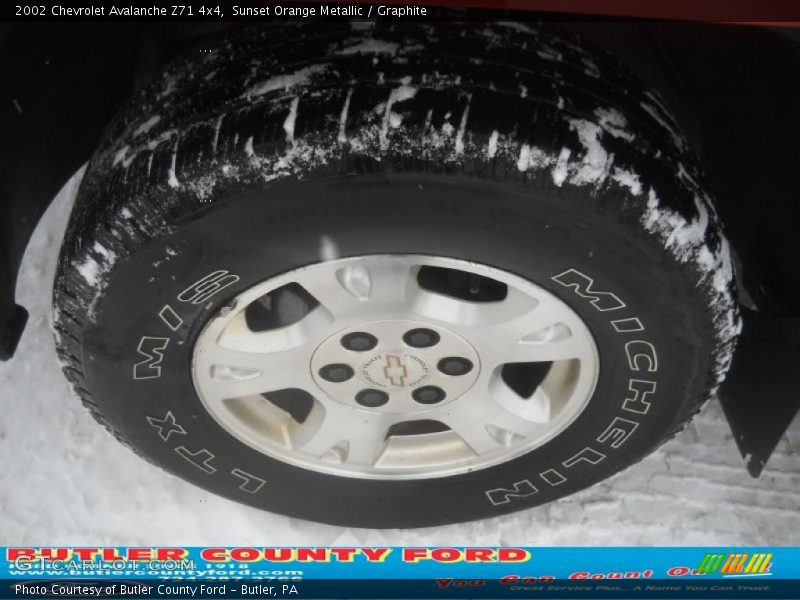 Sunset Orange Metallic / Graphite 2002 Chevrolet Avalanche Z71 4x4