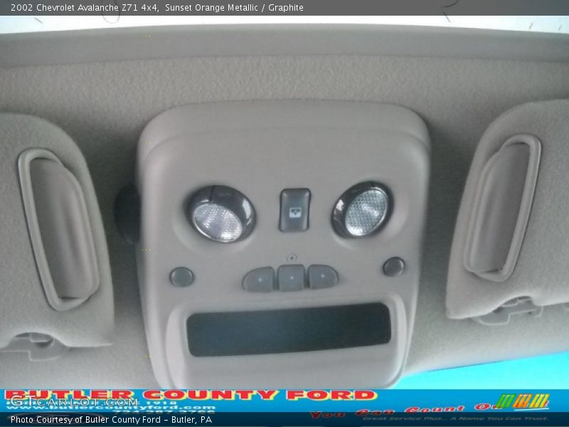 Sunset Orange Metallic / Graphite 2002 Chevrolet Avalanche Z71 4x4