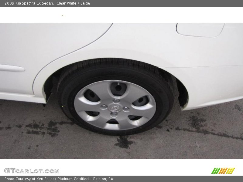 Clear White / Beige 2009 Kia Spectra EX Sedan