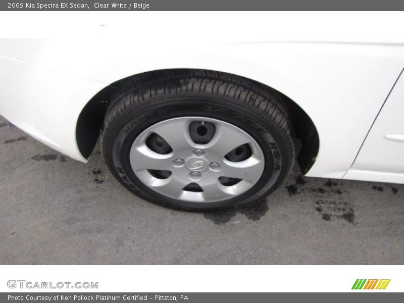 Clear White / Beige 2009 Kia Spectra EX Sedan