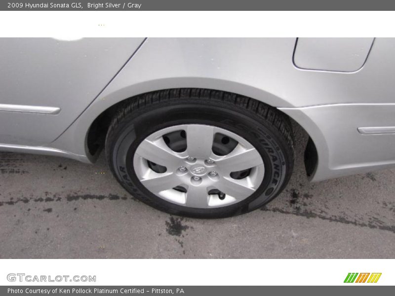 Bright Silver / Gray 2009 Hyundai Sonata GLS