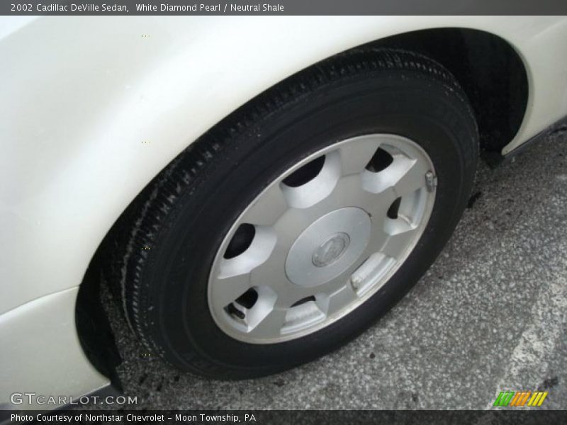 White Diamond Pearl / Neutral Shale 2002 Cadillac DeVille Sedan
