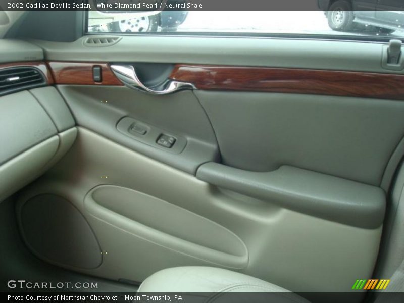 White Diamond Pearl / Neutral Shale 2002 Cadillac DeVille Sedan