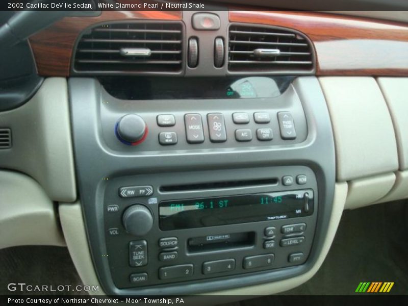 White Diamond Pearl / Neutral Shale 2002 Cadillac DeVille Sedan