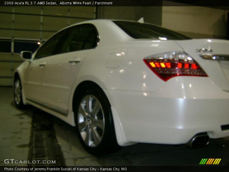 Alberta White Pearl / Parchment 2009 Acura RL 3.7 AWD Sedan
