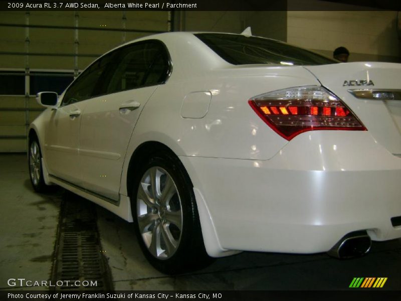 Alberta White Pearl / Parchment 2009 Acura RL 3.7 AWD Sedan