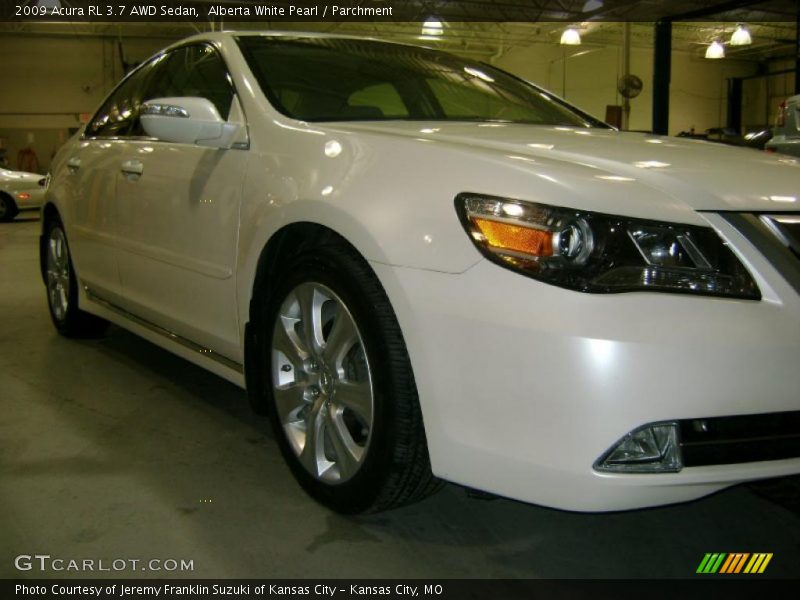 Alberta White Pearl / Parchment 2009 Acura RL 3.7 AWD Sedan
