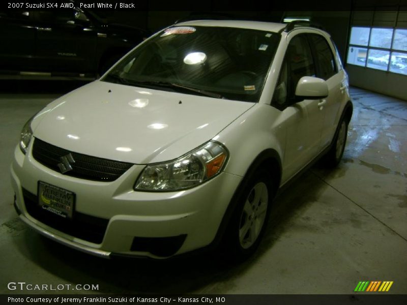 Pearl White / Black 2007 Suzuki SX4 AWD