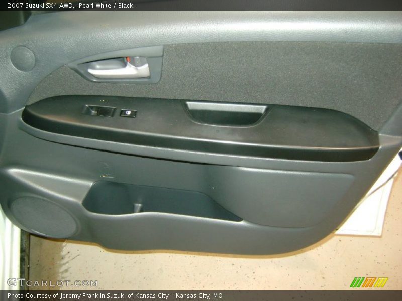Pearl White / Black 2007 Suzuki SX4 AWD