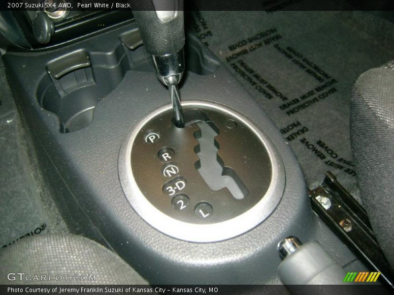 Pearl White / Black 2007 Suzuki SX4 AWD