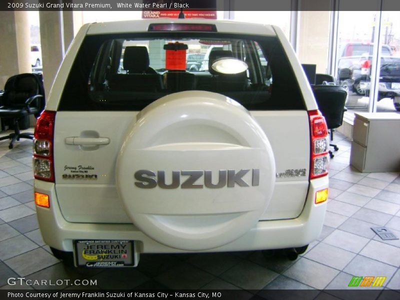 White Water Pearl / Black 2009 Suzuki Grand Vitara Premium