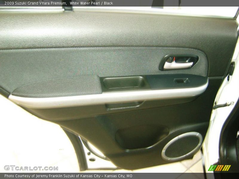 White Water Pearl / Black 2009 Suzuki Grand Vitara Premium