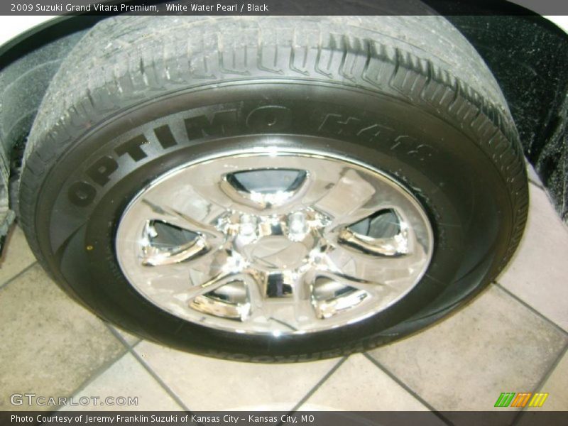 White Water Pearl / Black 2009 Suzuki Grand Vitara Premium