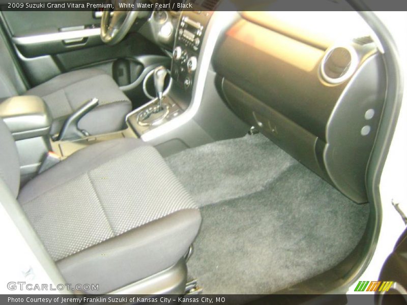 White Water Pearl / Black 2009 Suzuki Grand Vitara Premium