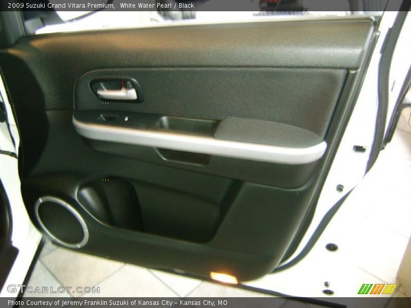 White Water Pearl / Black 2009 Suzuki Grand Vitara Premium