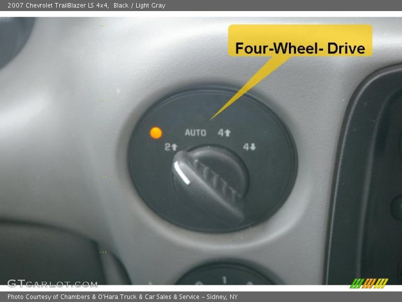 Black / Light Gray 2007 Chevrolet TrailBlazer LS 4x4