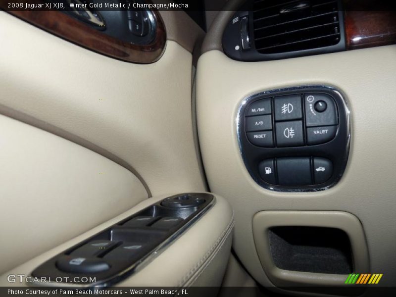 Winter Gold Metallic / Champagne/Mocha 2008 Jaguar XJ XJ8