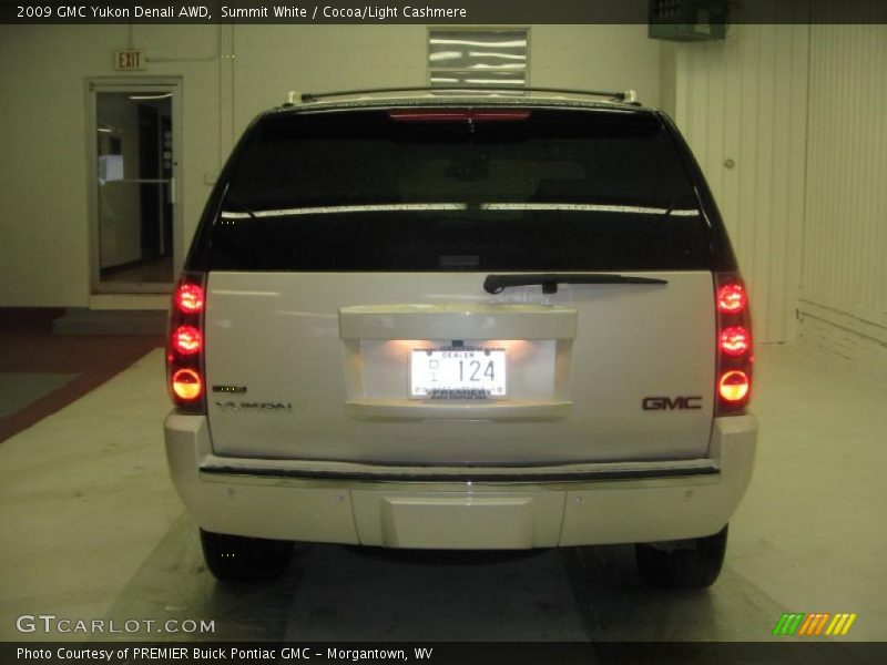 Summit White / Cocoa/Light Cashmere 2009 GMC Yukon Denali AWD