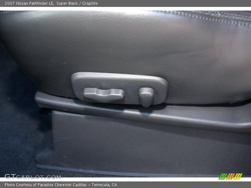 Super Black / Graphite 2007 Nissan Pathfinder LE