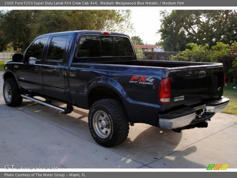 Medium Wedgewood Blue Metallic / Medium Flint 2005 Ford F250 Super Duty Lariat FX4 Crew Cab 4x4
