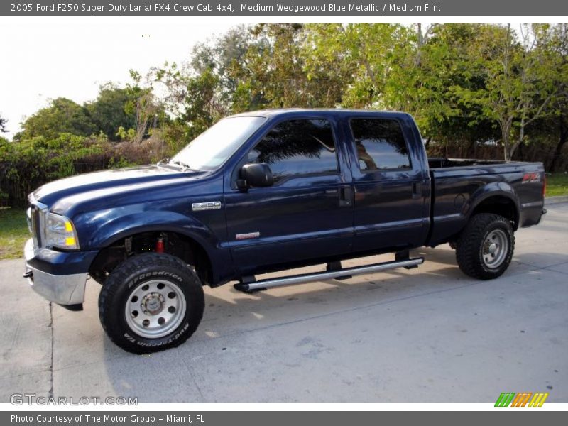 Medium Wedgewood Blue Metallic / Medium Flint 2005 Ford F250 Super Duty Lariat FX4 Crew Cab 4x4